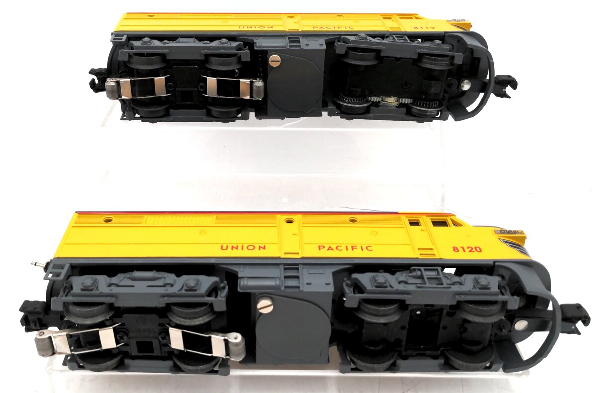 Lionel 1-18119 O Union Pacific FA-2 Alco AA Diesel Engine Set #8119/8120 VG/Box