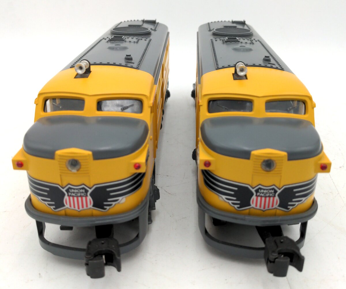 Lionel 1-18119 O Union Pacific FA-2 Alco AA Diesel Engine Set #8119/8120 VG/Box