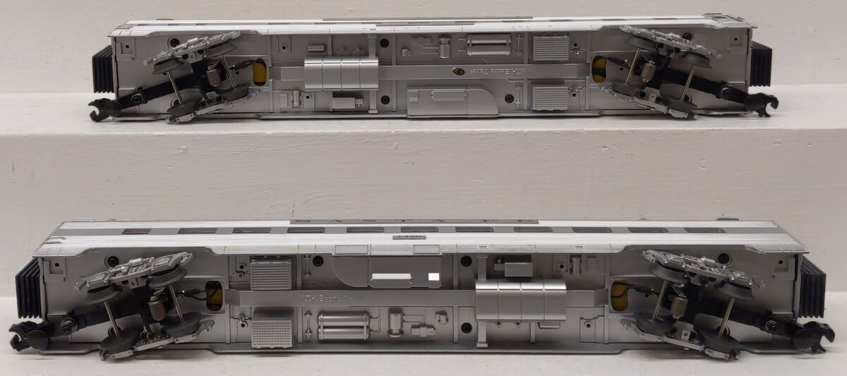 MTH 20-66040 O Santa Fe 70' Streamlined Sleeper/Diner Passenger Set (Set of 2) LN/Box