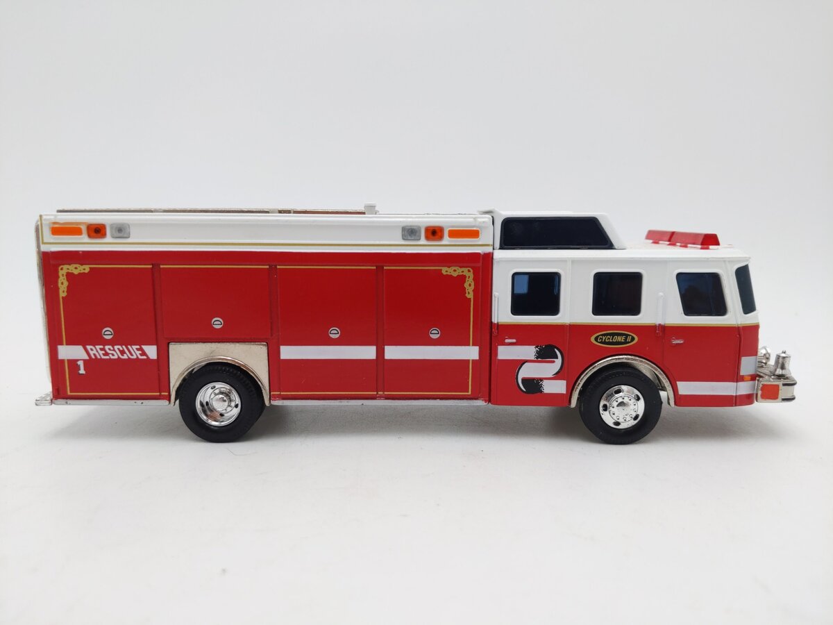 Corgi 52201 1:50 E-One Cyclone II Rescue EX/Box