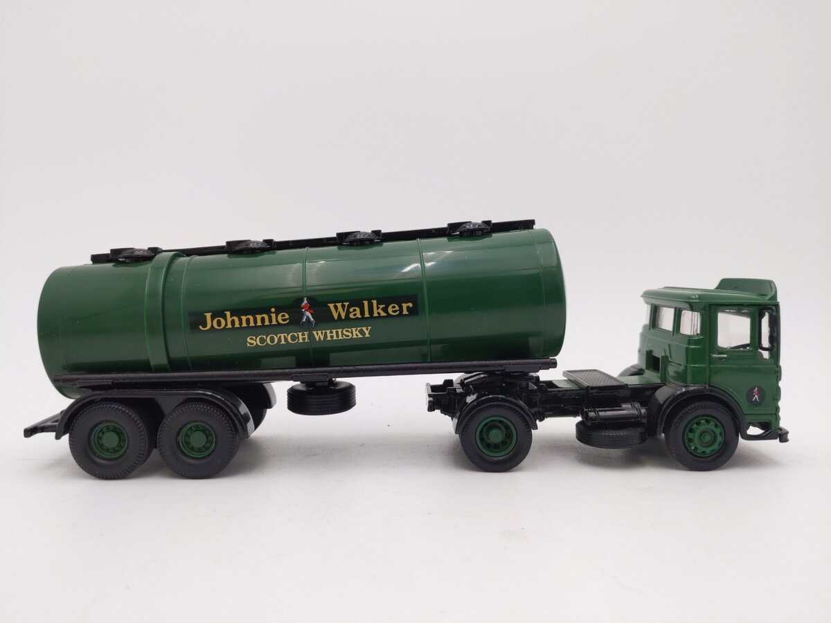 Corgi 20801 1:50 Johnnie Walker AEC Artic Tanker EX/Box