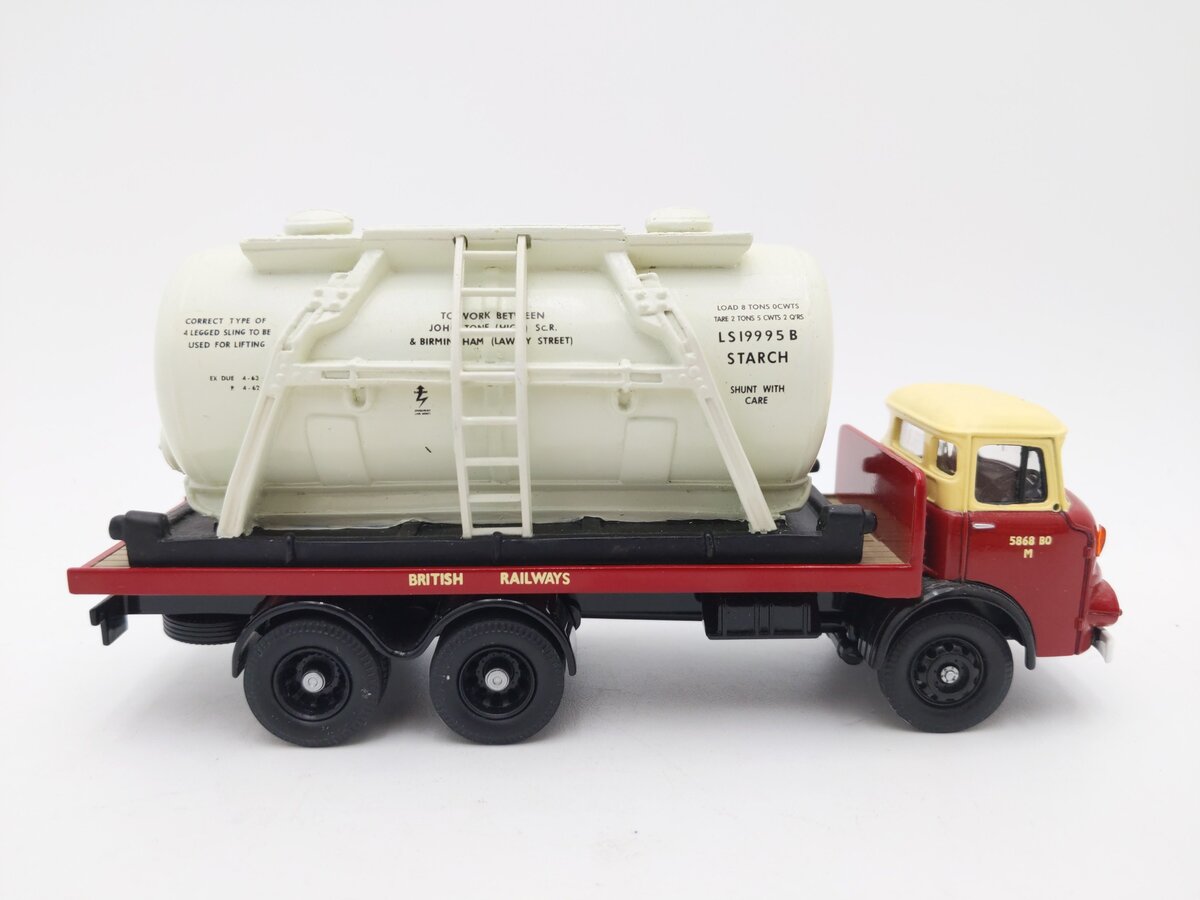 Corgi CC11606 1:50 Albion Reiver Platform Lorry & Tank Container Load - British EX/Box