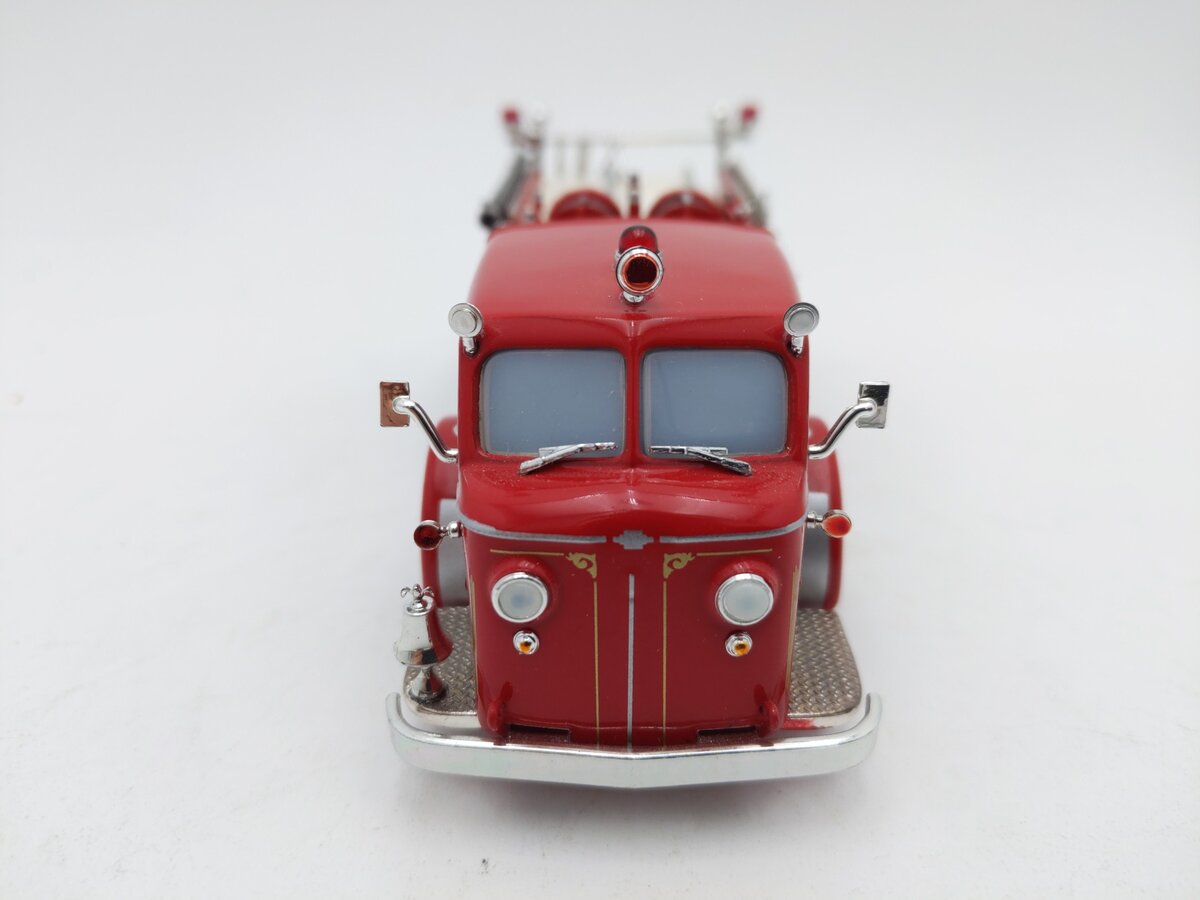Corgi US53514 1:50 1950s American LaFrance 700 Series Closed Cab Middletown FD EX/Box