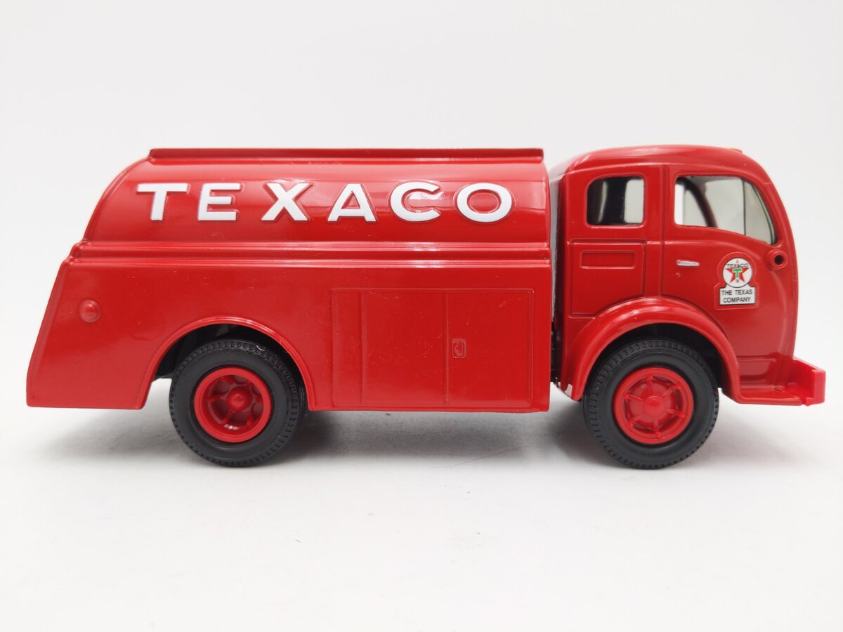 Ertl F950 Texaco #13 - 1949 3000 Tilt Cab Tanker Bank EX/Box