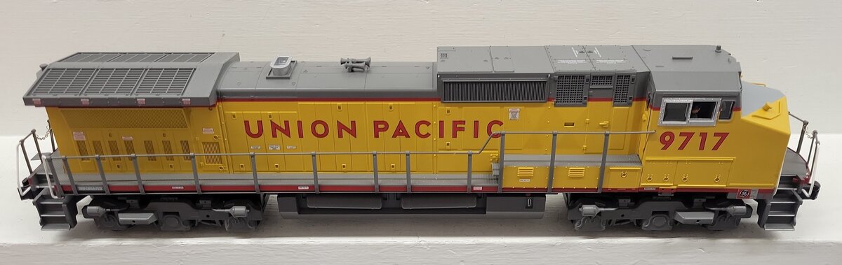 Lionel 6-18286 Union Pacific Dash 9-44C Powered Diesel Locomotive #9717 LN/Box