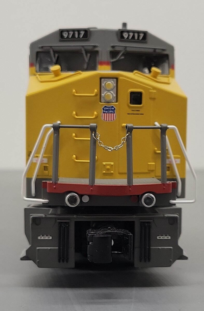 Lionel 6-18286 Union Pacific Dash 9-44C Powered Diesel Locomotive #9717 LN/Box