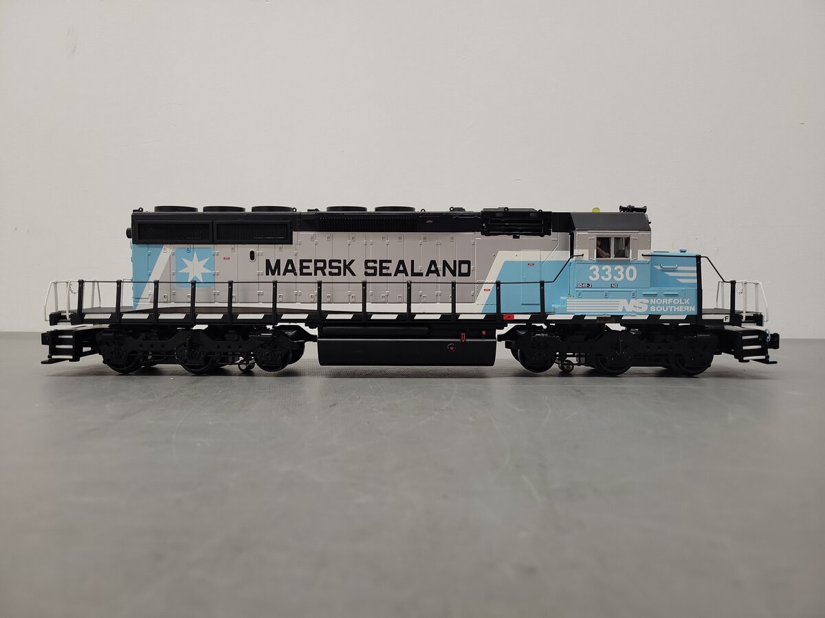 MTH 20-2468-1 O Gauge Maersk/NS SD40-2 Diesel Engine w/PS2 #3330 EX/Box