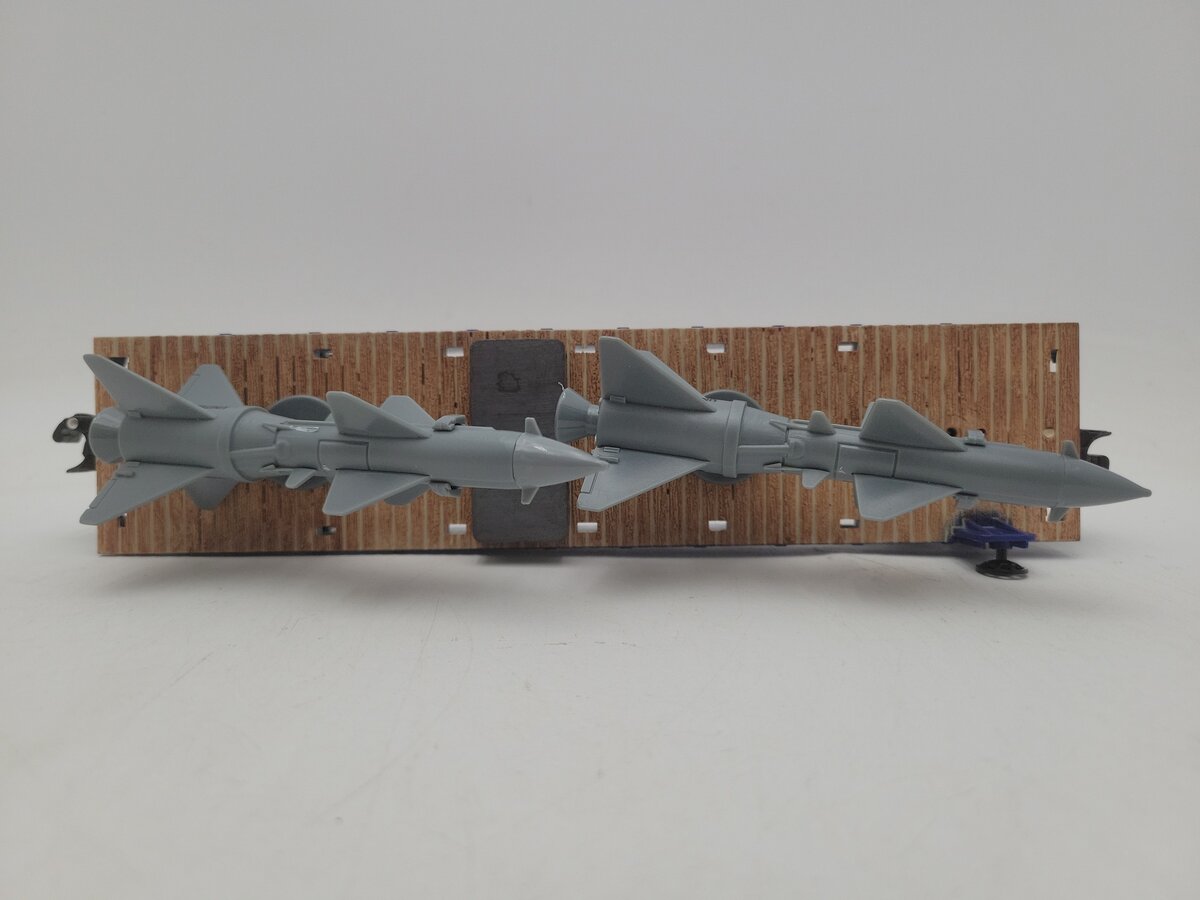 Menards 279-4490 O Gauge US Airforce Flatcar w/ 2 Rockets EX/Box