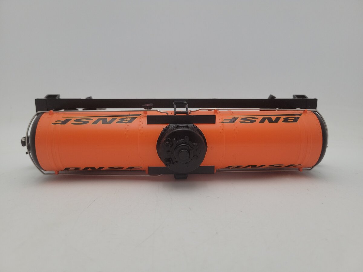 Menards 279-4322 O Gauge BNSF Single Dome Tank Car EX