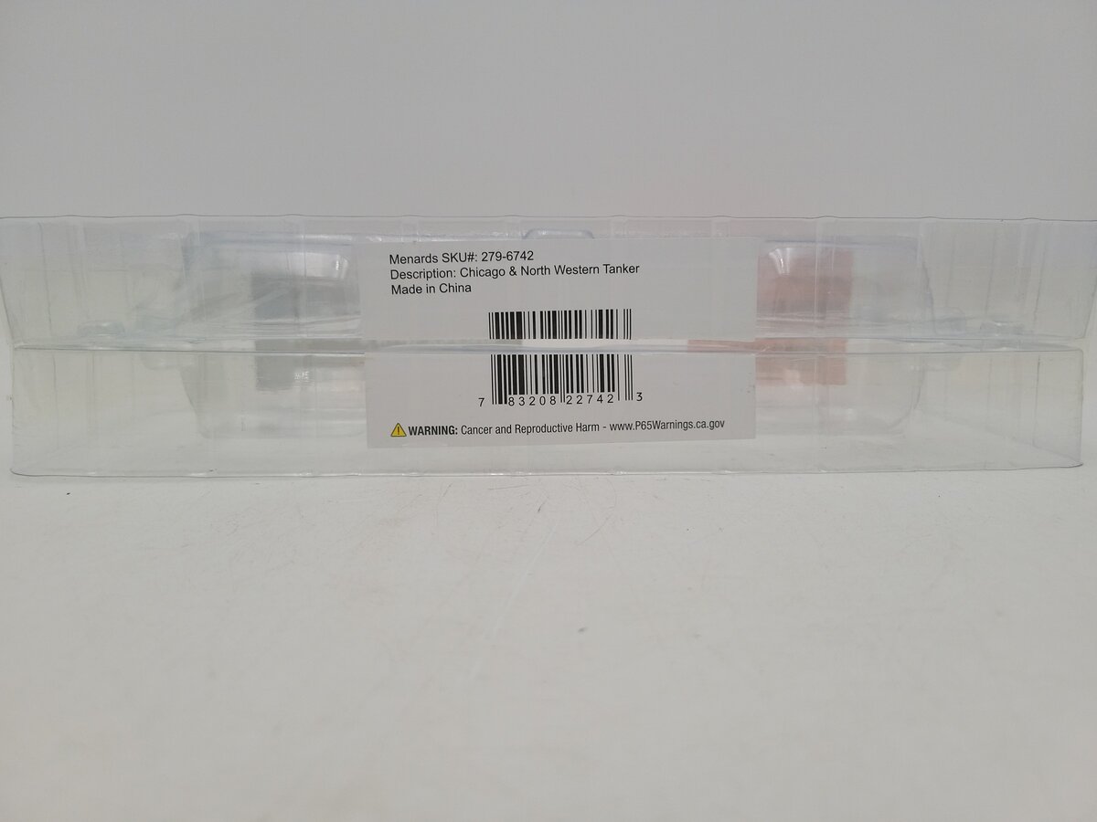 Menards 279-6742 O Gauge Chicago & North Western Tanker Car EX