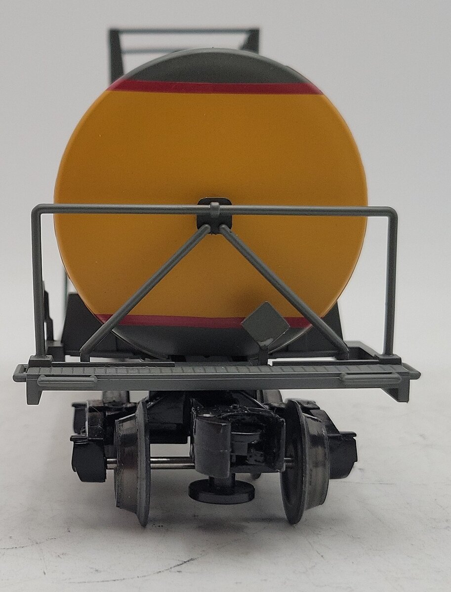 Lionel 1928680 O Gauge Union Pacific Uni-Body Tank Car EX/Box