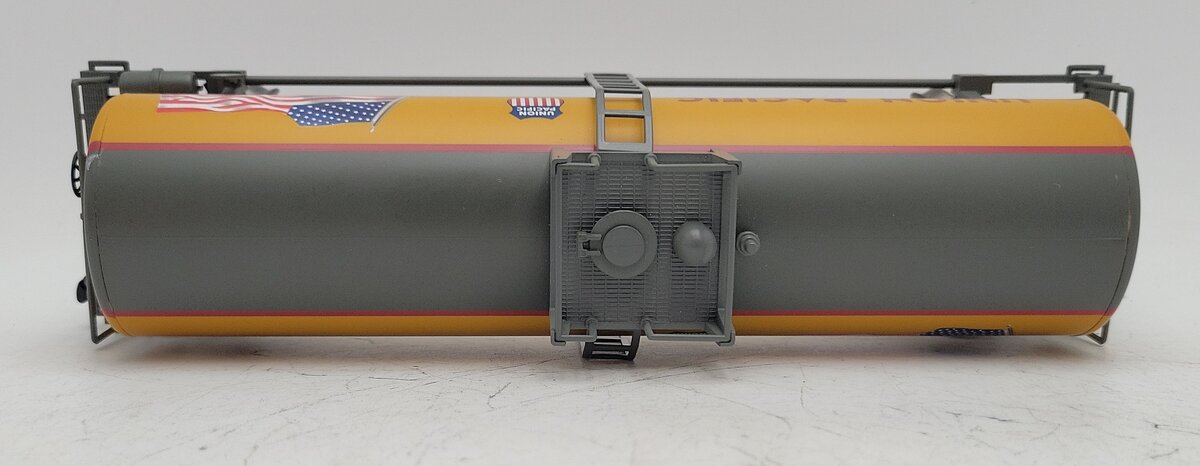 Lionel 1928680 O Gauge Union Pacific Uni-Body Tank Car EX/Box