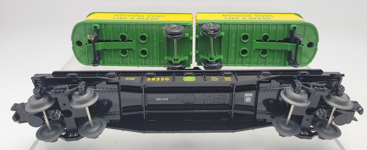 Lionel 1928350 O Gauge John Deere Flatcar w/ Piggyback Trailers VG/Box
