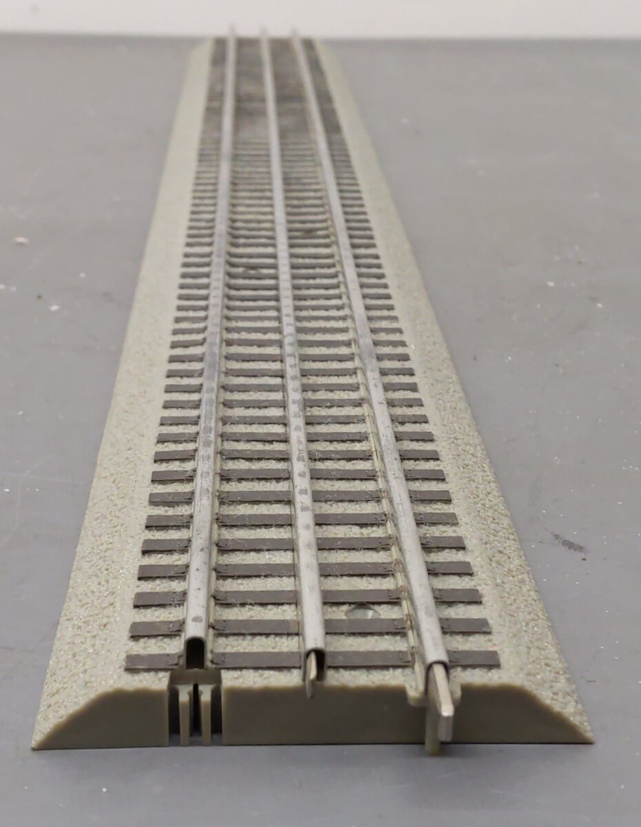 Lionel 6-12014 & 6-12042 O Gauge Assorted Fast Track Sections [4]