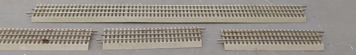 Lionel 6-12014 & 6-12042 O Gauge Assorted Fast Track Sections [4]