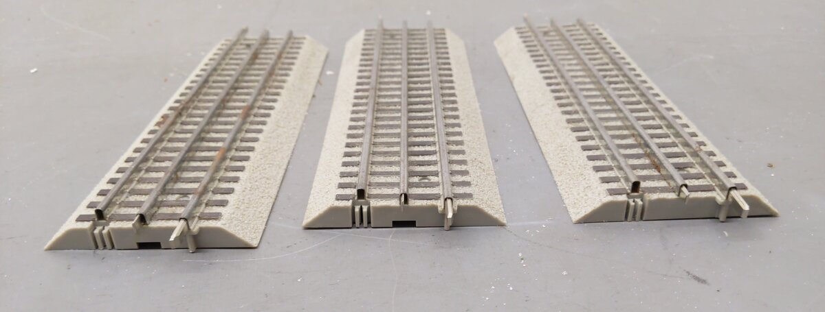 Lionel 6-12014 & 6-12042 O Gauge Assorted Fast Track Sections [4]