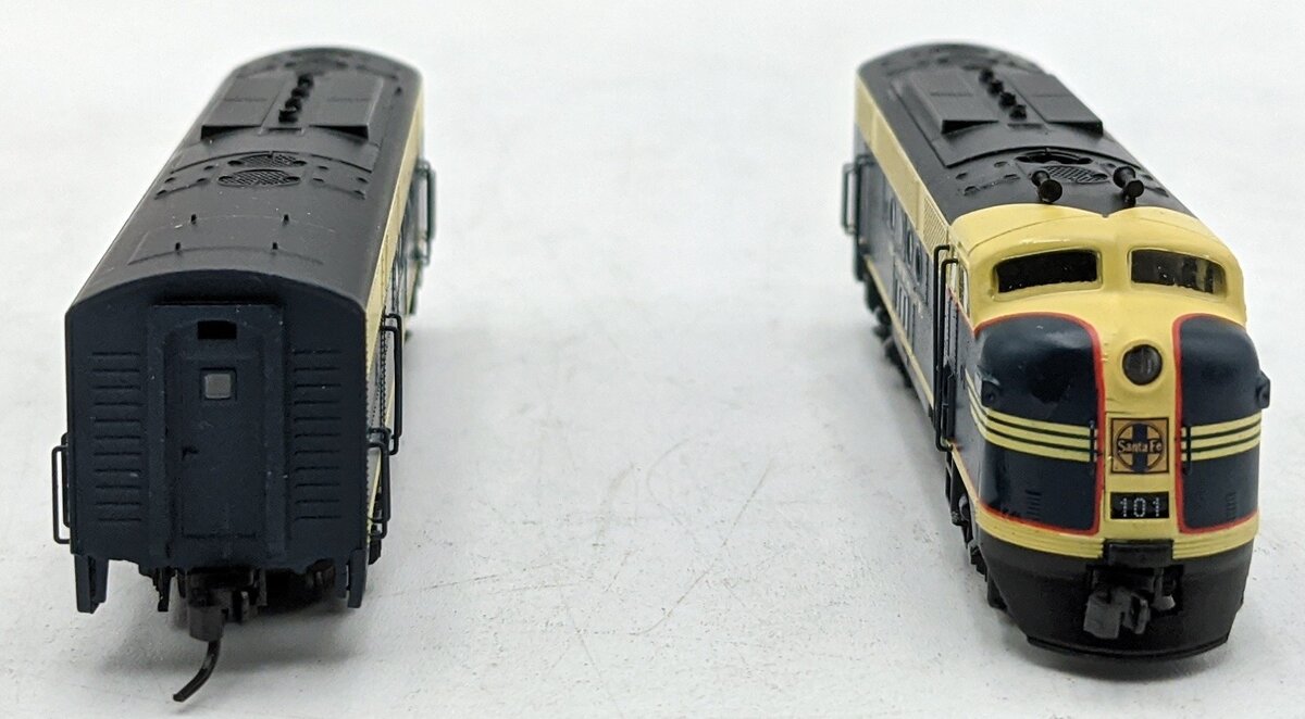 InterMountain 69001 N Scale Santa Fe "Cat Whiskers II" AB Diesel Locomotive Set LN/Box