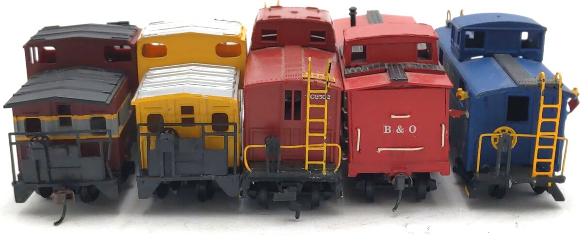 Bachmann & Others HO Scale Assorted Caboose [5]