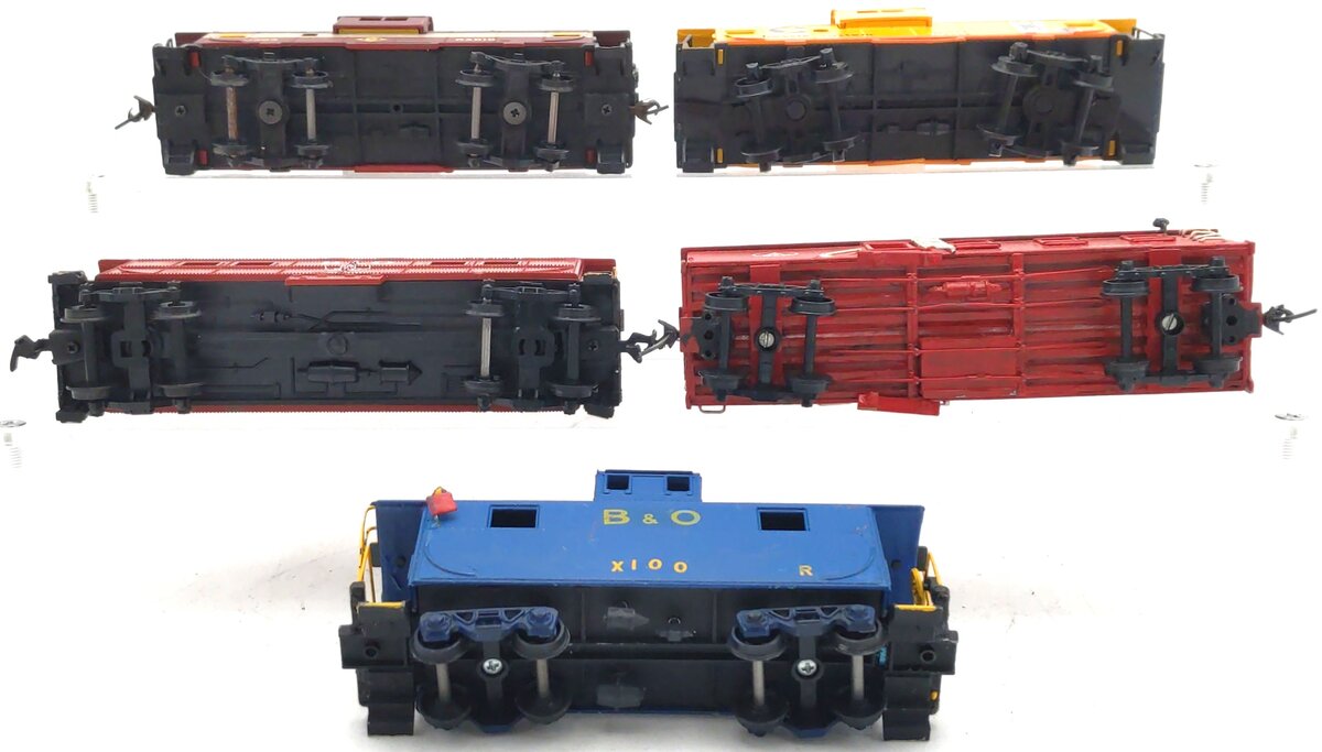 Bachmann & Others HO Scale Assorted Caboose [5]
