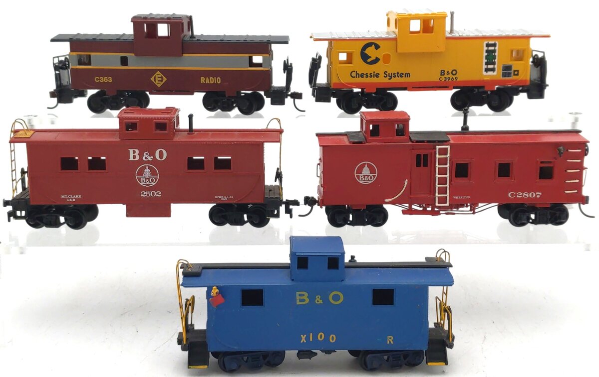 Bachmann & Others HO Scale Assorted Caboose [5]
