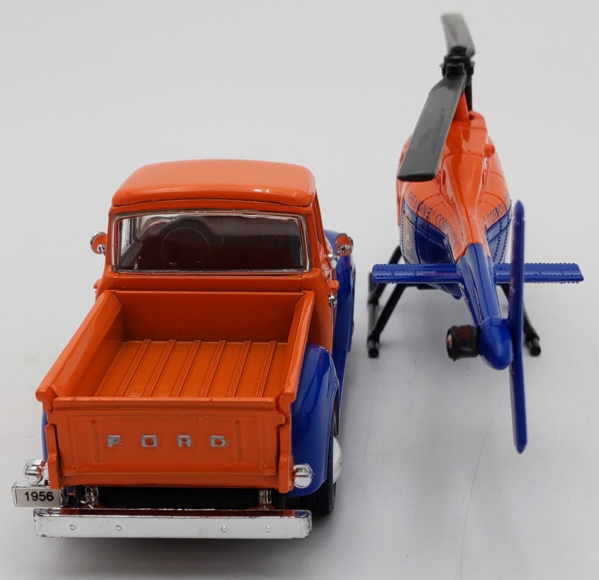 Lionel TMT-411 1:48 1956 Ford Diecast Pick-up Truck and Helicopter Set LN/Box