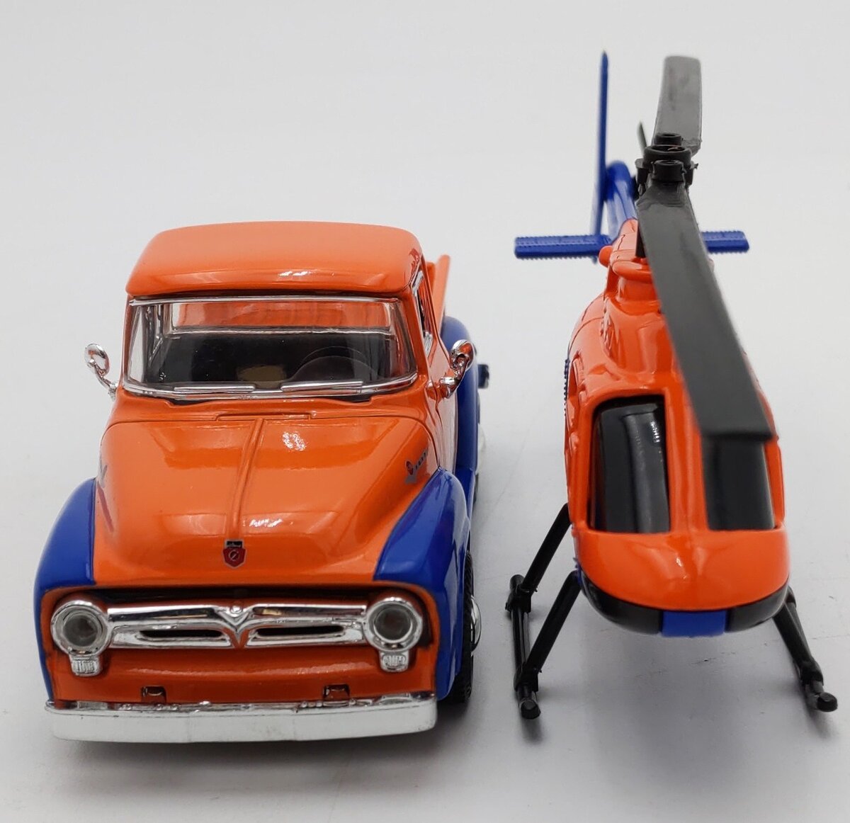 Lionel TMT-411 1:48 1956 Ford Diecast Pick-up Truck and Helicopter Set LN/Box