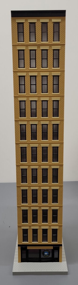 MTH 30-90381 O Gauge Yankee Clipper Hotel 11-Story w/Blinking Sign EX