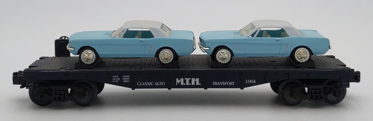 MTH 30-7613 O Gauge Auto Transport Flatcar with Two ThunderBirds LN/Box