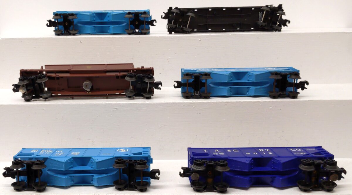 Lionel O Gauge Assorted Freight Cars [6]