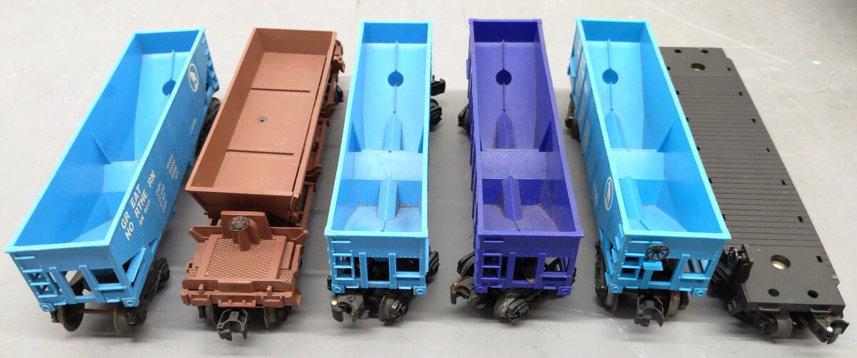 Lionel O Gauge Assorted Freight Cars [6]