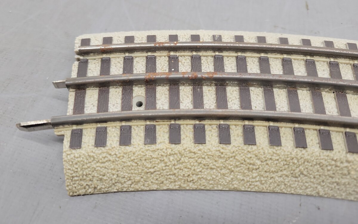 Lionel 6-12015 FasTrack O36 45-Degree Curved Track (10)
