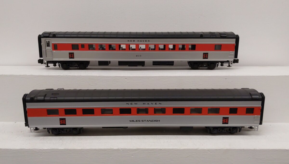 MTH 20-80005B O NH 70' Streamlined Sleeper/Diner Passenger Car Set (Set of 2) EX/Box