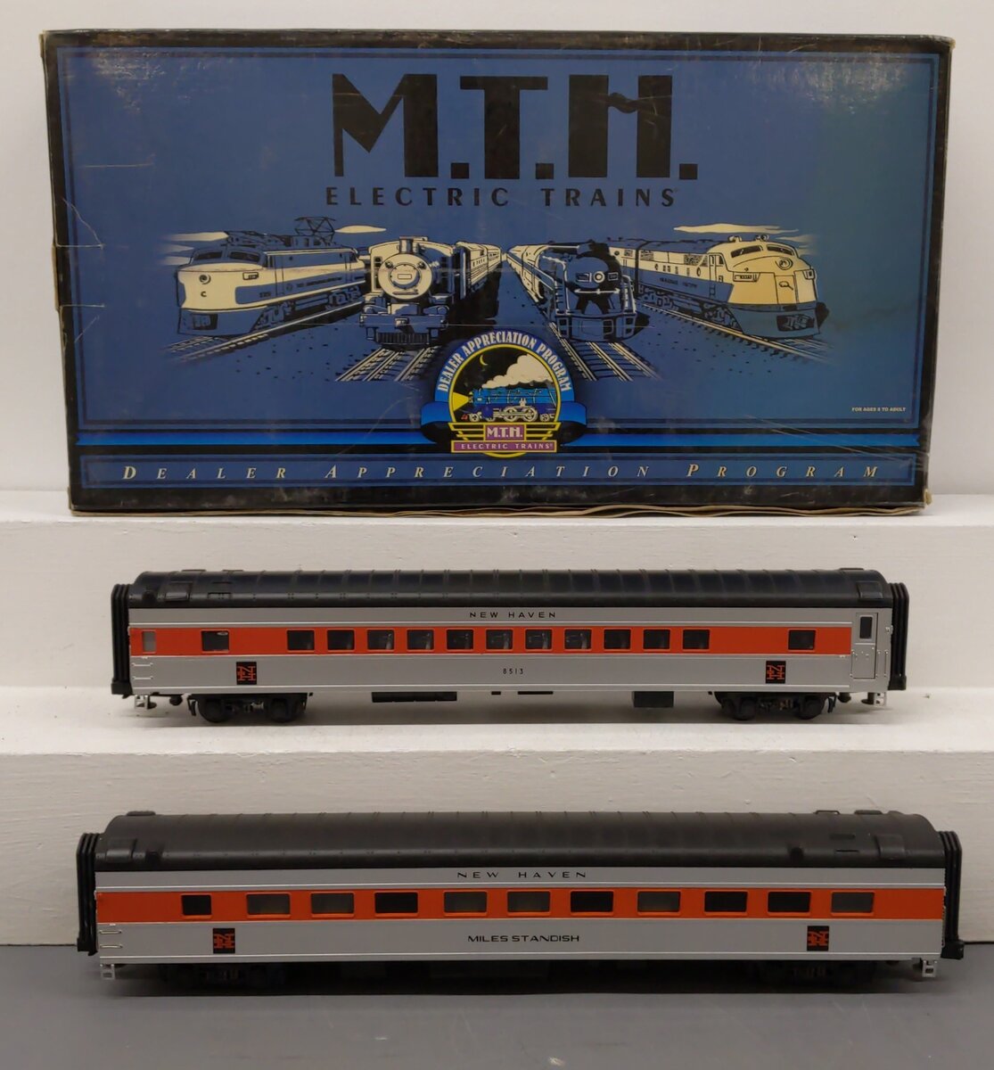 MTH 20-80005B O NH 70' Streamlined Sleeper/Diner Passenger Car Set (Set of 2) EX/Box