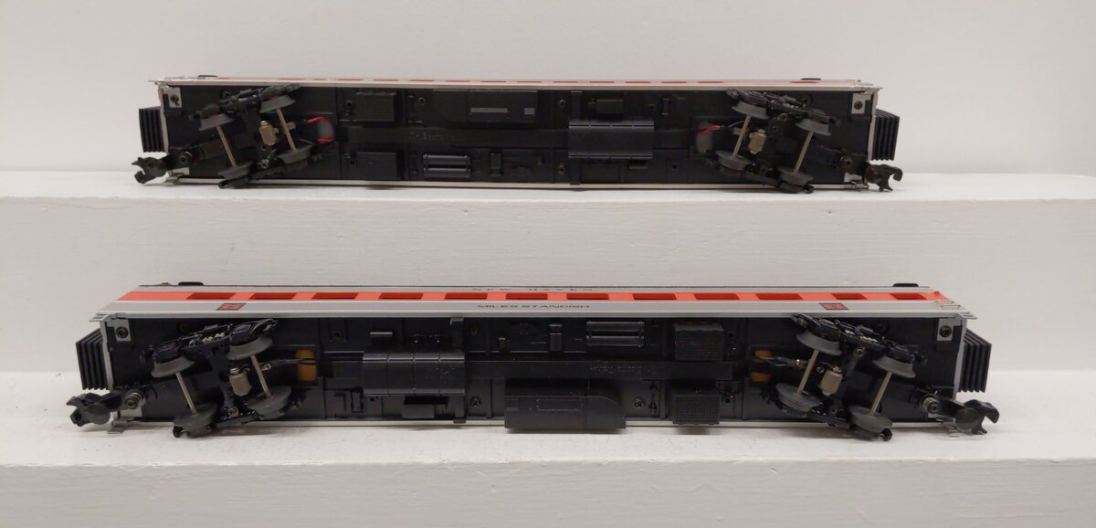 MTH 20-80005B O NH 70' Streamlined Sleeper/Diner Passenger Car Set (Set of 2) EX/Box