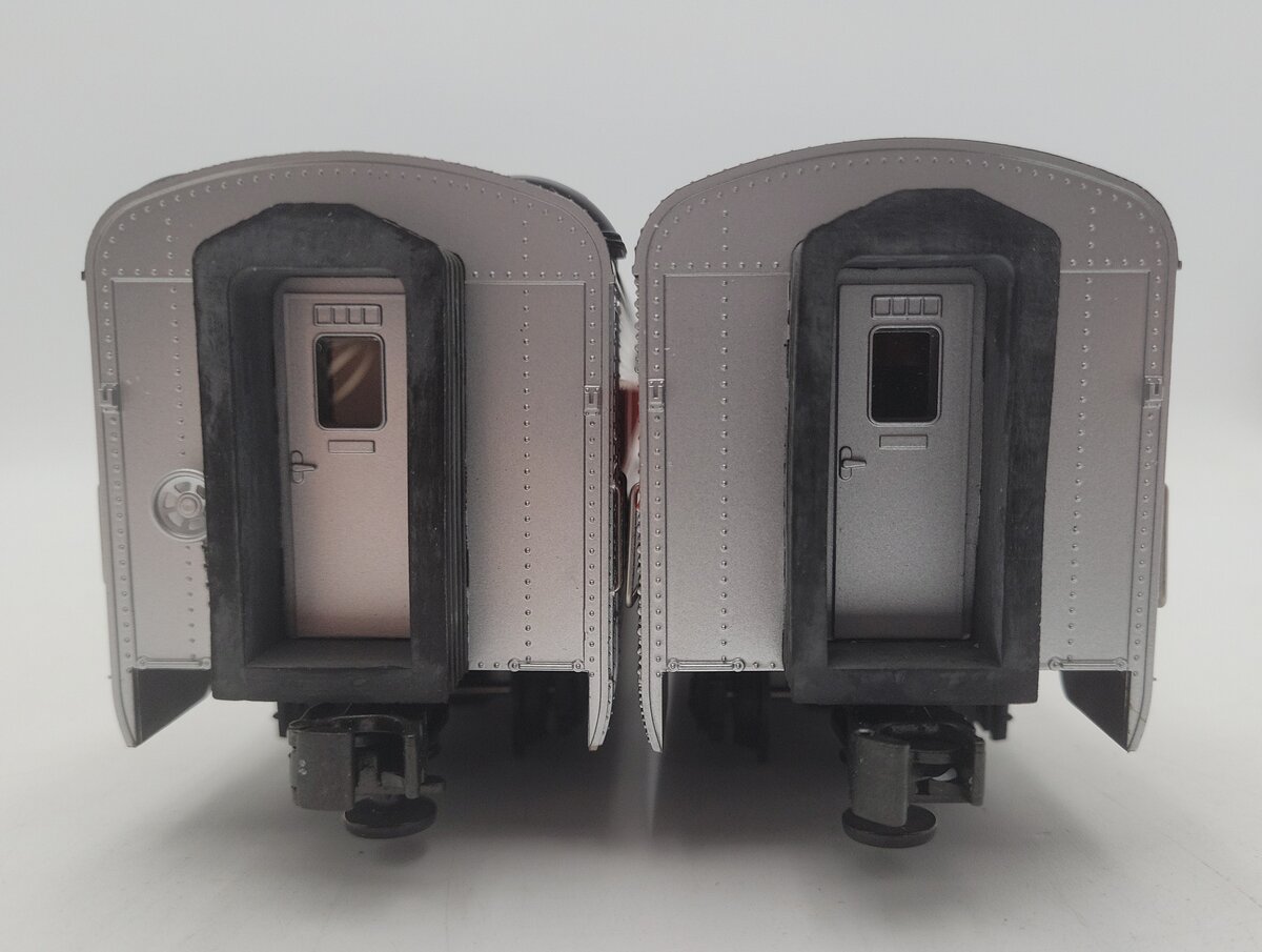 MTH 20-2197B O Gauge New Haven 70' ABS Ribbed Streamlined Coach Set (Set of 2) EX/Box