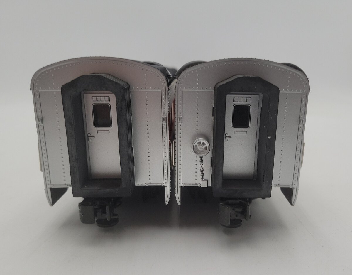 MTH 20-2197B O Gauge New Haven 70' ABS Ribbed Streamlined Coach Set (Set of 2) EX/Box