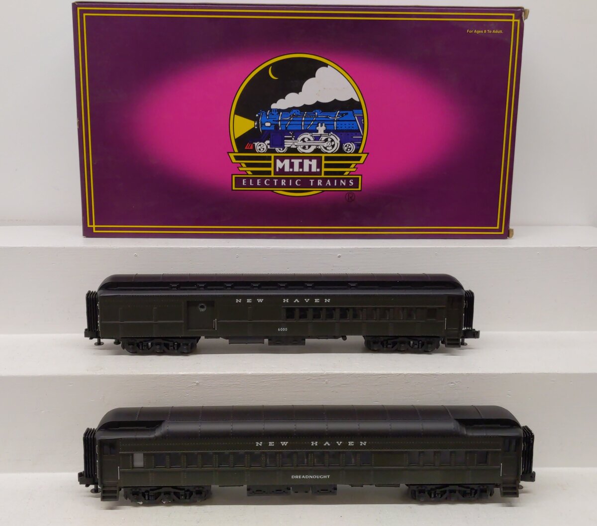 MTH 20-4140 O Gauge New Haven 70' Madison Combine/Diner Passenger Set (Set of 2) EX/Box