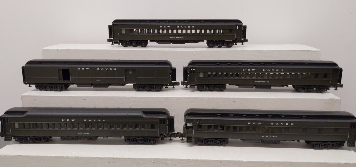 MTH 20-4040 O Gauge New Haven 70' Madison Passenger 5-Car Set VG/Box