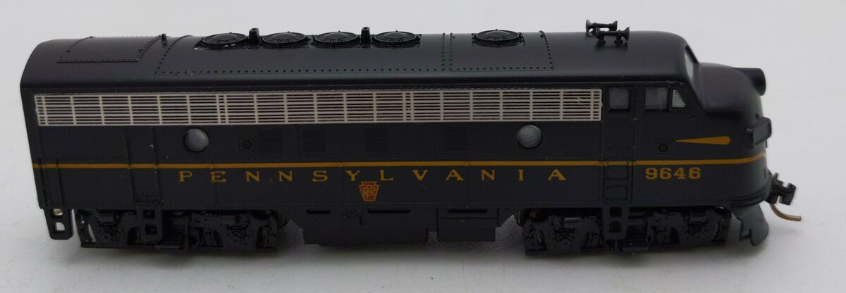 Kato 176-093 N Pennsylvania Powered F7A Single Headlight Diesel Locomotive #9646 VG/Box