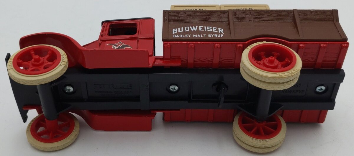 Ertl 1931 Hawkeye Budweiser Truck Bank 1:25 Scale EX