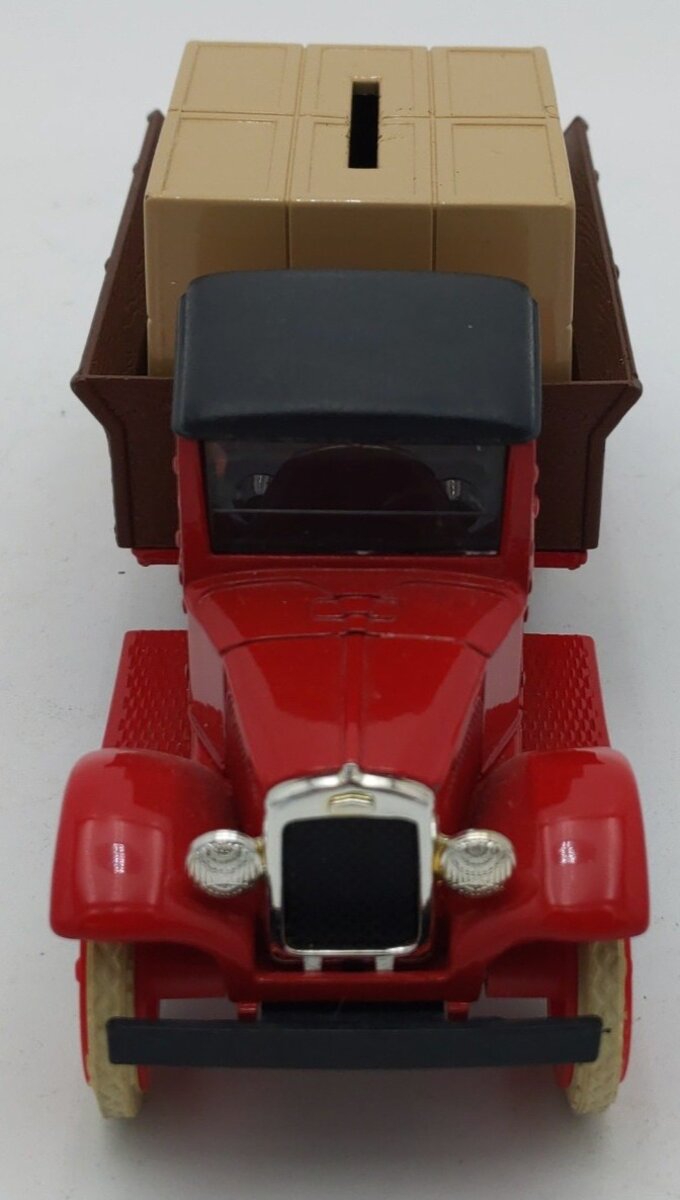 Ertl 1931 Hawkeye Budweiser Truck Bank 1:25 Scale EX