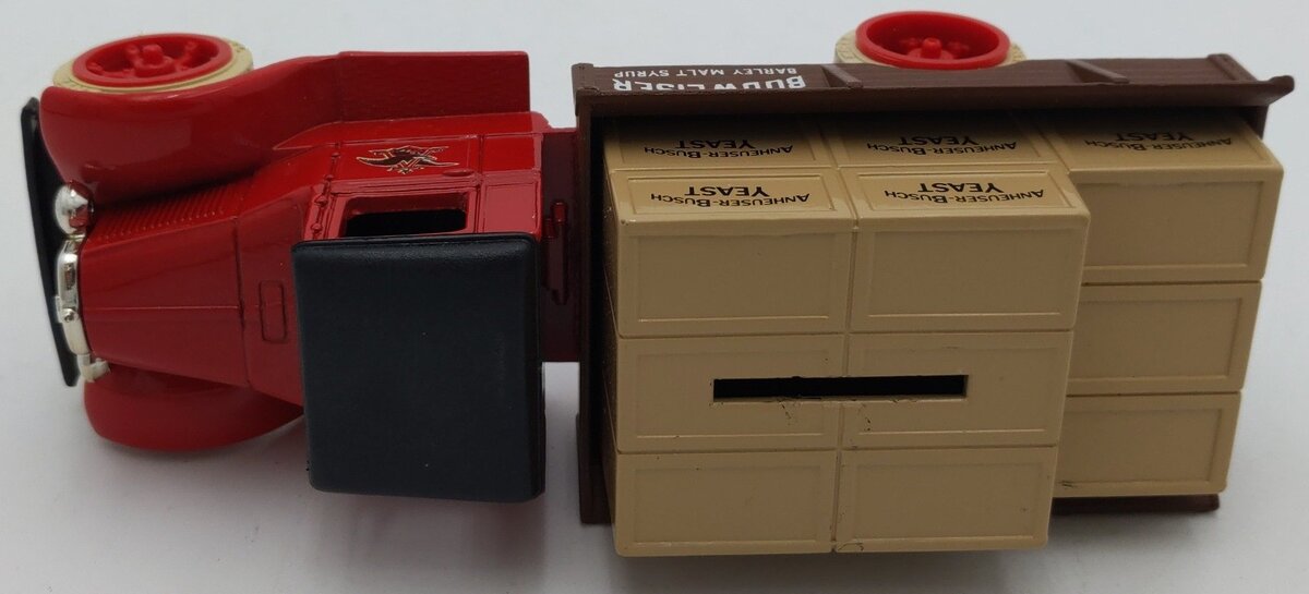 Ertl 1931 Hawkeye Budweiser Truck Bank 1:25 Scale EX