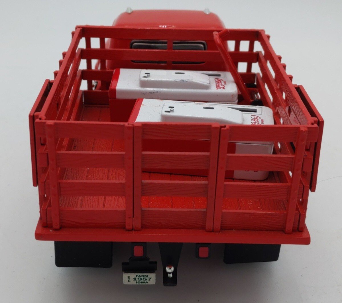 Ertl 1997 Coca-Cola 1957 Chevrolet Stake Truck & Vending Machines EX