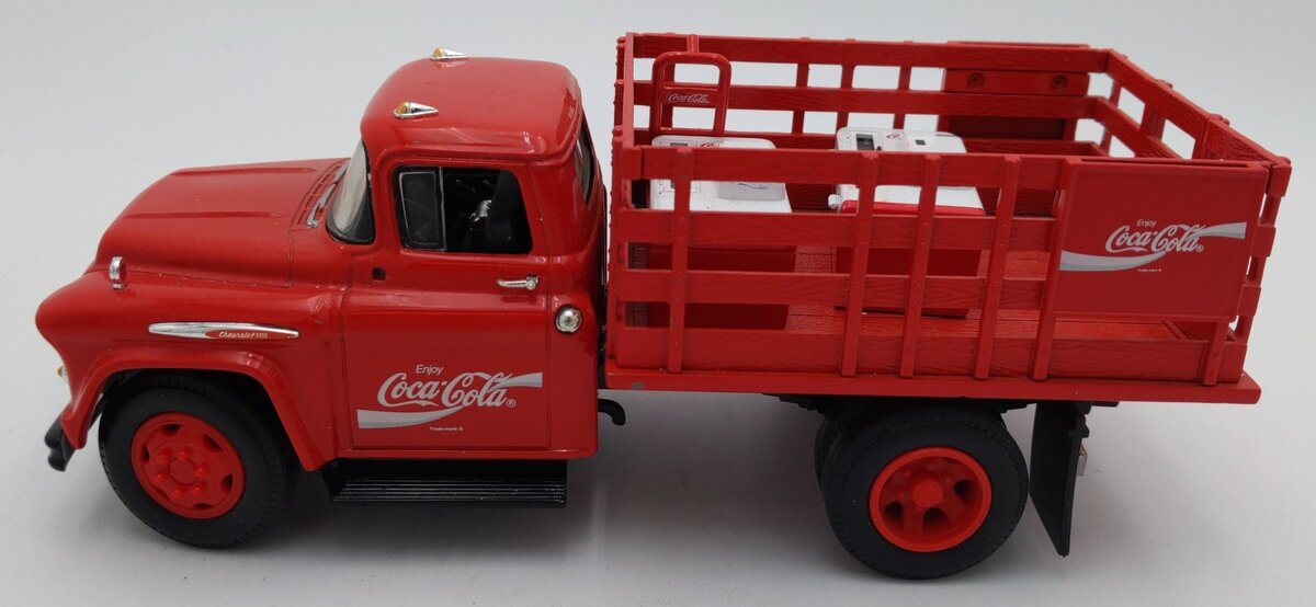 Ertl 1997 Coca-Cola 1957 Chevrolet Stake Truck & Vending Machines EX