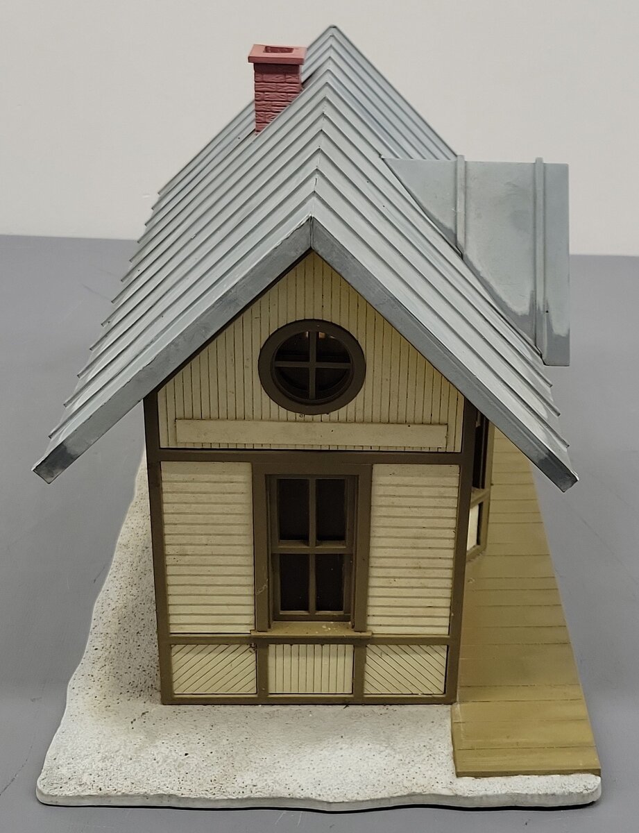 Aristo-Craft ART-7200 G Assembled Passenger Depot