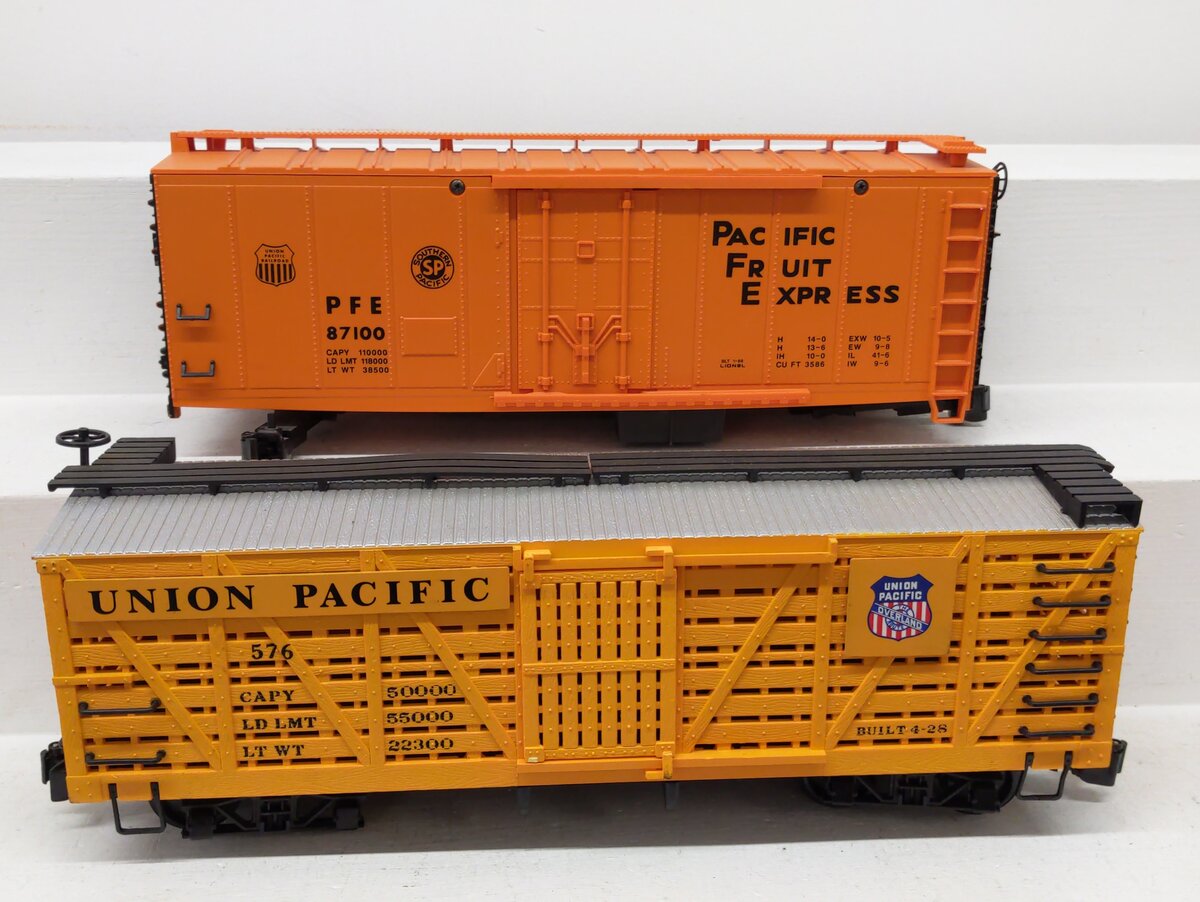Lionel & Bachmann G Scale Pacific Fruit Express Reefer Car & UP Boxcars [2] VG