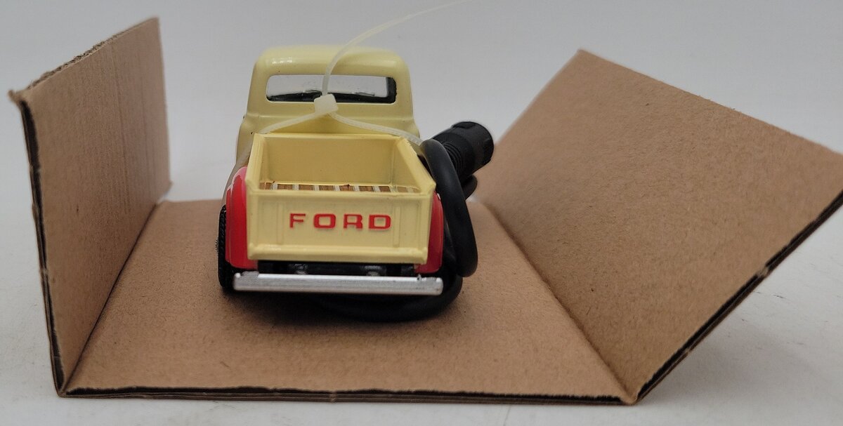 Menards 279-4611 1:48 Scale Lighted 1953 "Red Owl" Ford Truck NIB