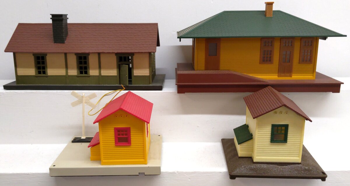 Lionel O Gauge Assembled Buildings [4] VG
