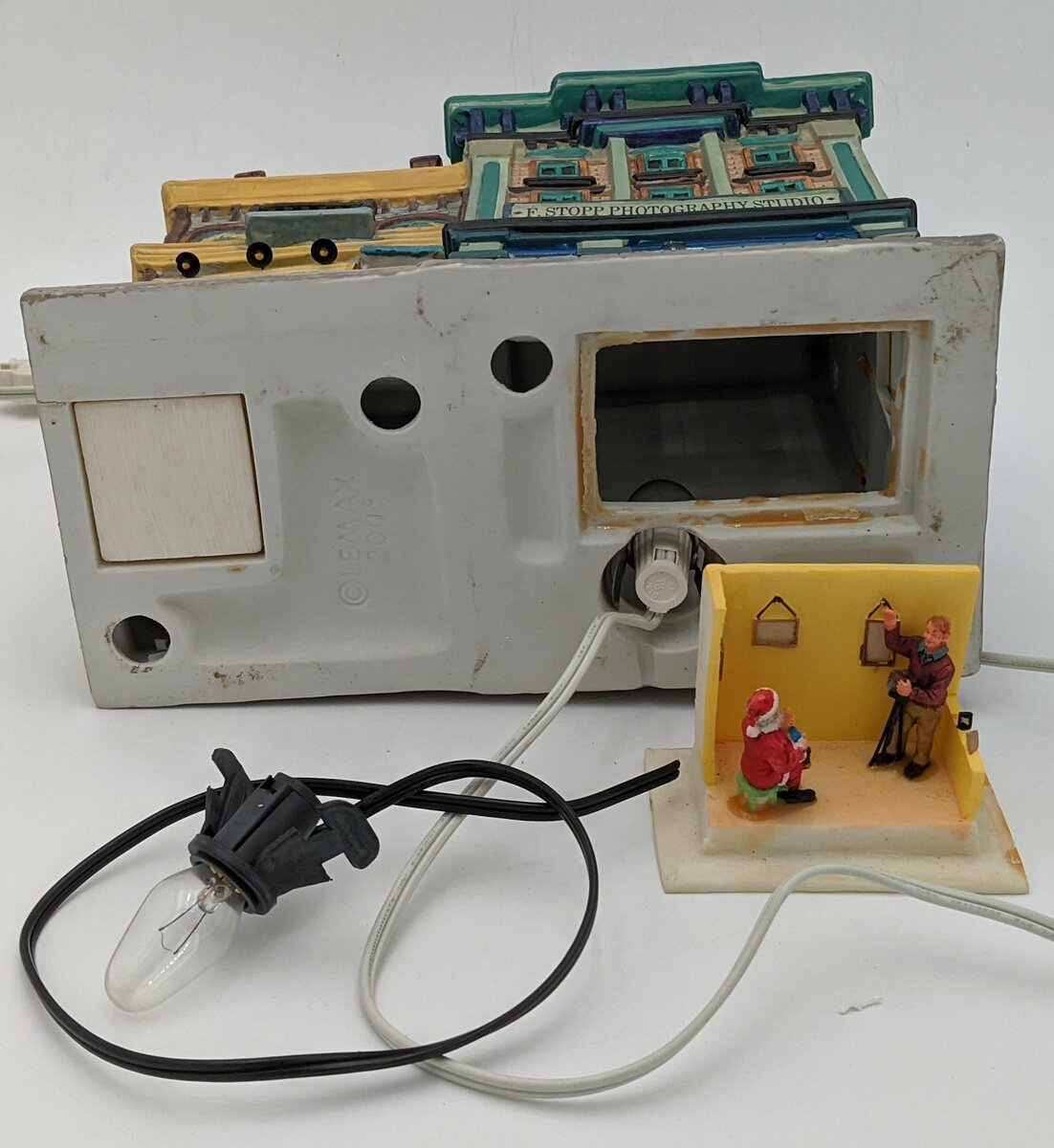K-Line K-43014 3-Story Ceramic Photo Studio/Optical Shop/Box