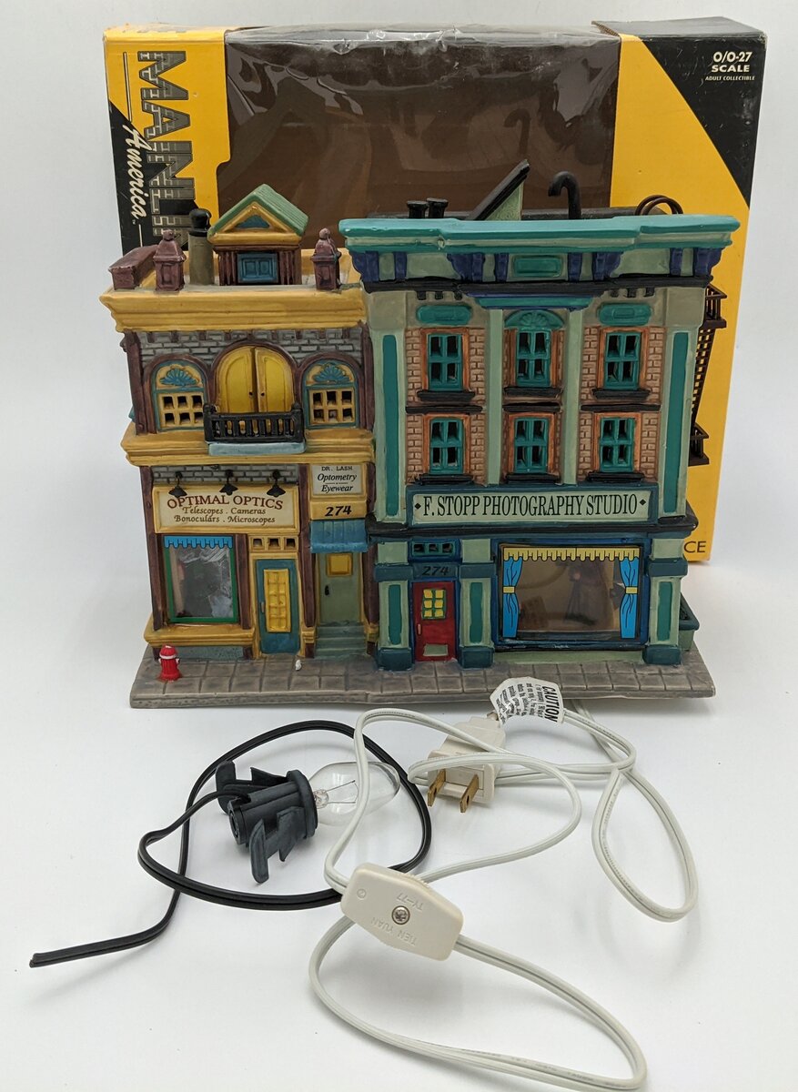 K-Line K-43014 3-Story Ceramic Photo Studio/Optical Shop/Box